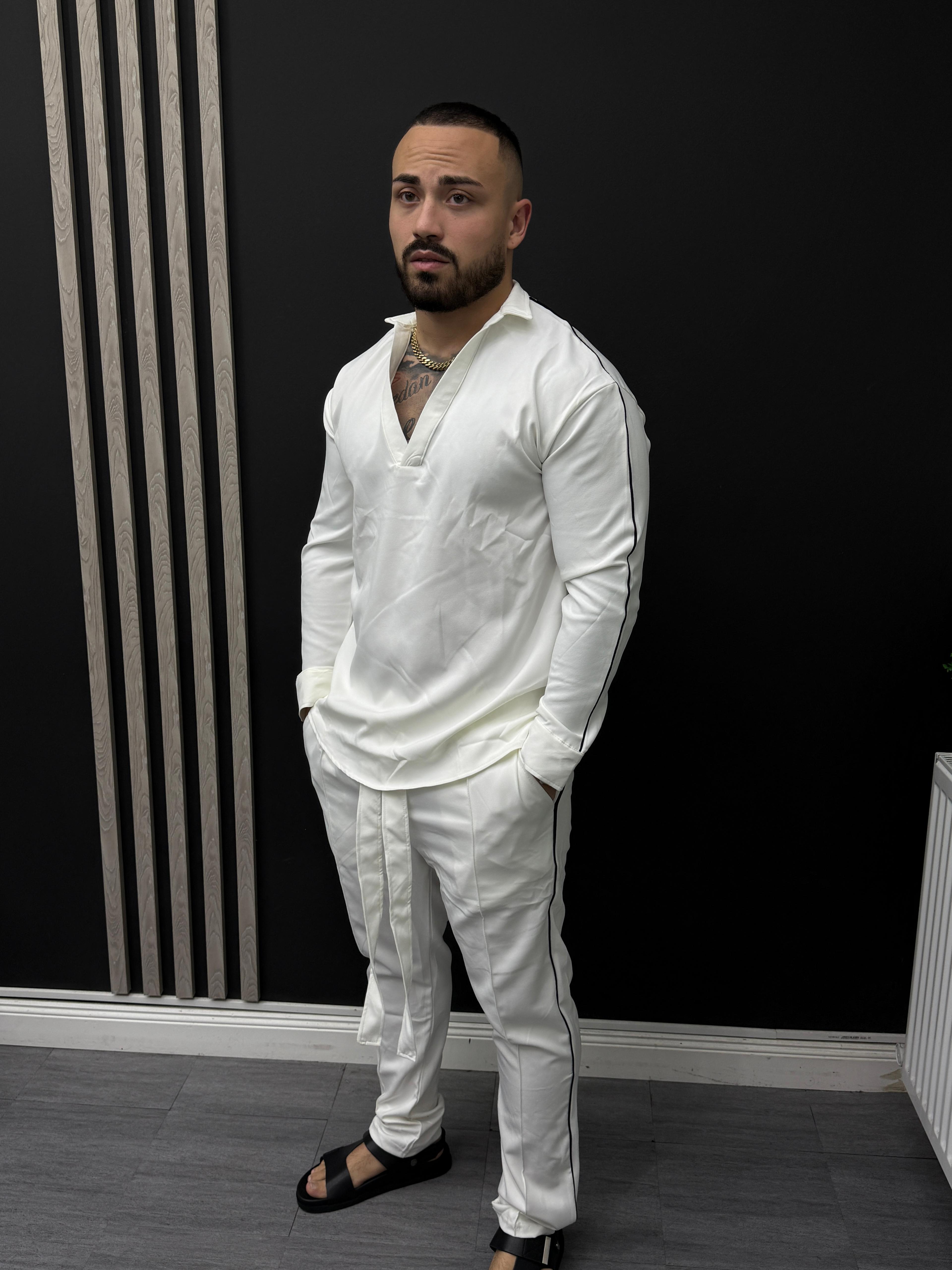 ⚪Compleu White Elegance⚪